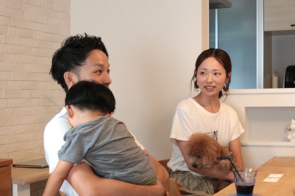 お客さまの声(インタビュー時の様子)エイワハウジングを選んだ理由は?|大阪・兵庫の新築一戸建て、分譲住宅、建売住宅、注文住宅、モデルハウス分譲ならエイワハウジング
