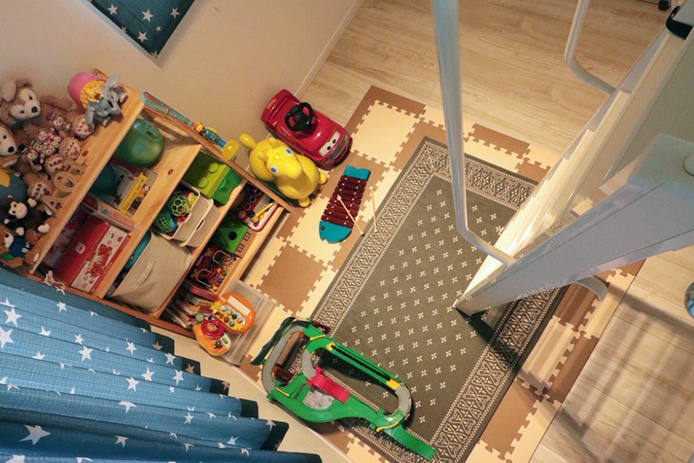 ロフトから見た子供部屋。星柄のカーテンがとてもかわいい|大阪・兵庫の新築一戸建て、分譲住宅、建売住宅、注文住宅、モデルハウス分譲ならエイワハウジング